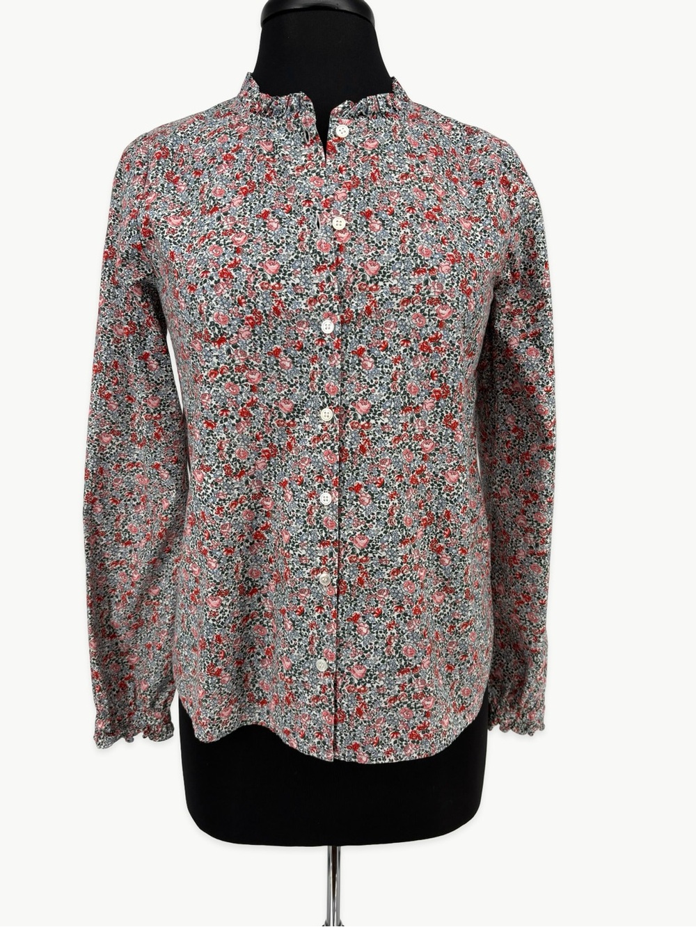 DÔEN Swan Top Size Small in White Petit Jardin Floral Cotton Button Down Shirt - Picture 2 of 16